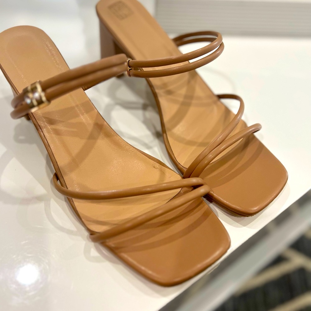 Sandals khaki